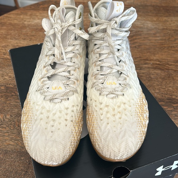 Under Armour football cleats. Used size men’s 9 - Picture 2 of 8